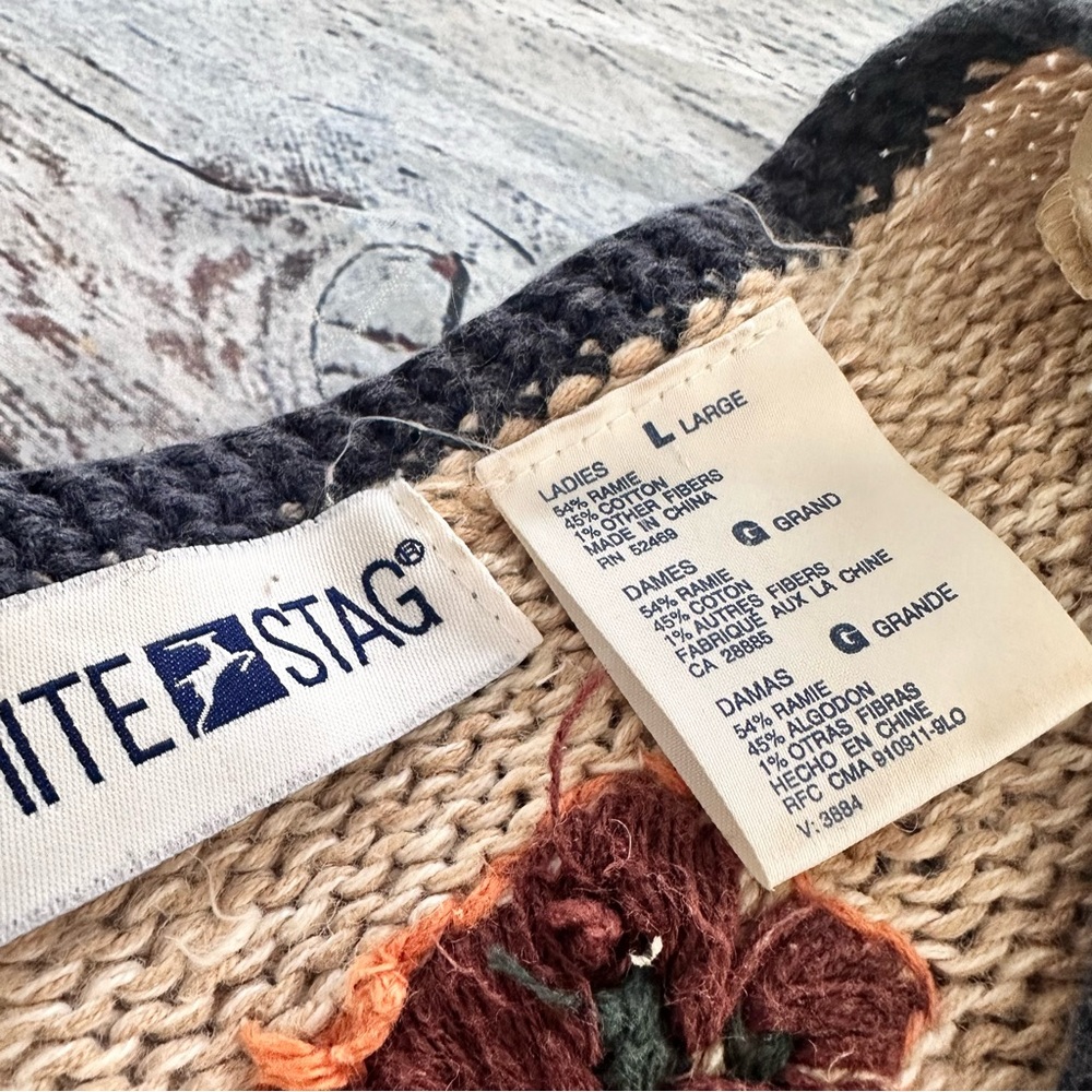 Vintage White Stag Cozy Bear Raking Leaves Oversized Sweater - Picture 6 of 8